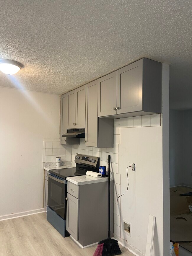 Building Photo - 1816 Azalea Ave