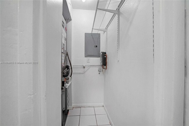 Building Photo - 750 NW 43rd Ave