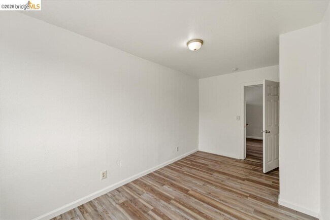 Building Photo - 400 Bissell Ave
