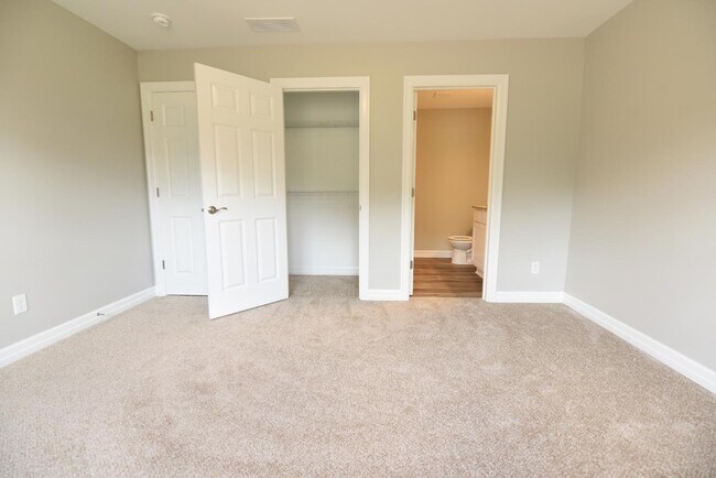 Building Photo - 1750 Meadowlark Ln