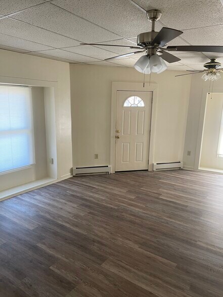 living room - 1700 Centre Ave