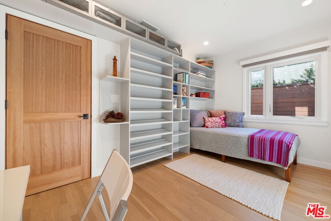 Building Photo - 11314 Homedale St