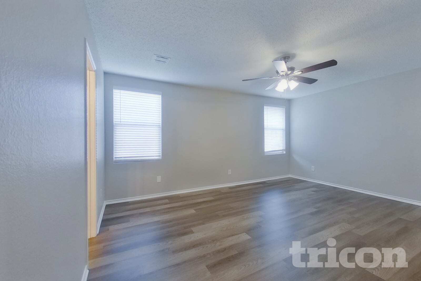 Building Photo - 2029 W Grove Ln