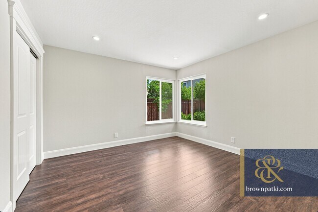 Building Photo - 1042 Madison Ave