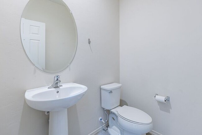 Building Photo - Discover the perfect blend of comfort and ...