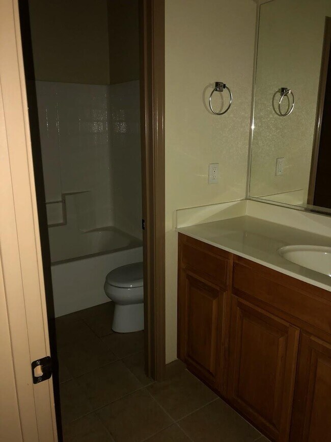 Building Photo - 1764 E Golden Way