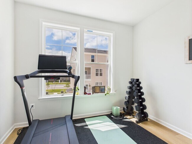 Building Photo - 642 Brookwood Glen Terrace