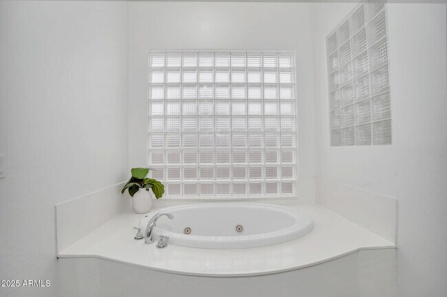 Building Photo - 4756 E Ironhorse Rd