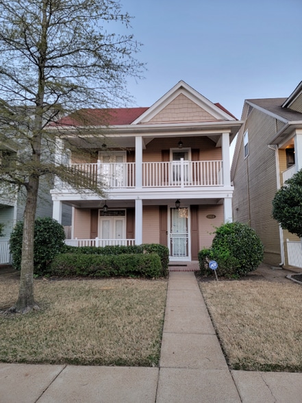 Building Photo - 1404 Island Pl E