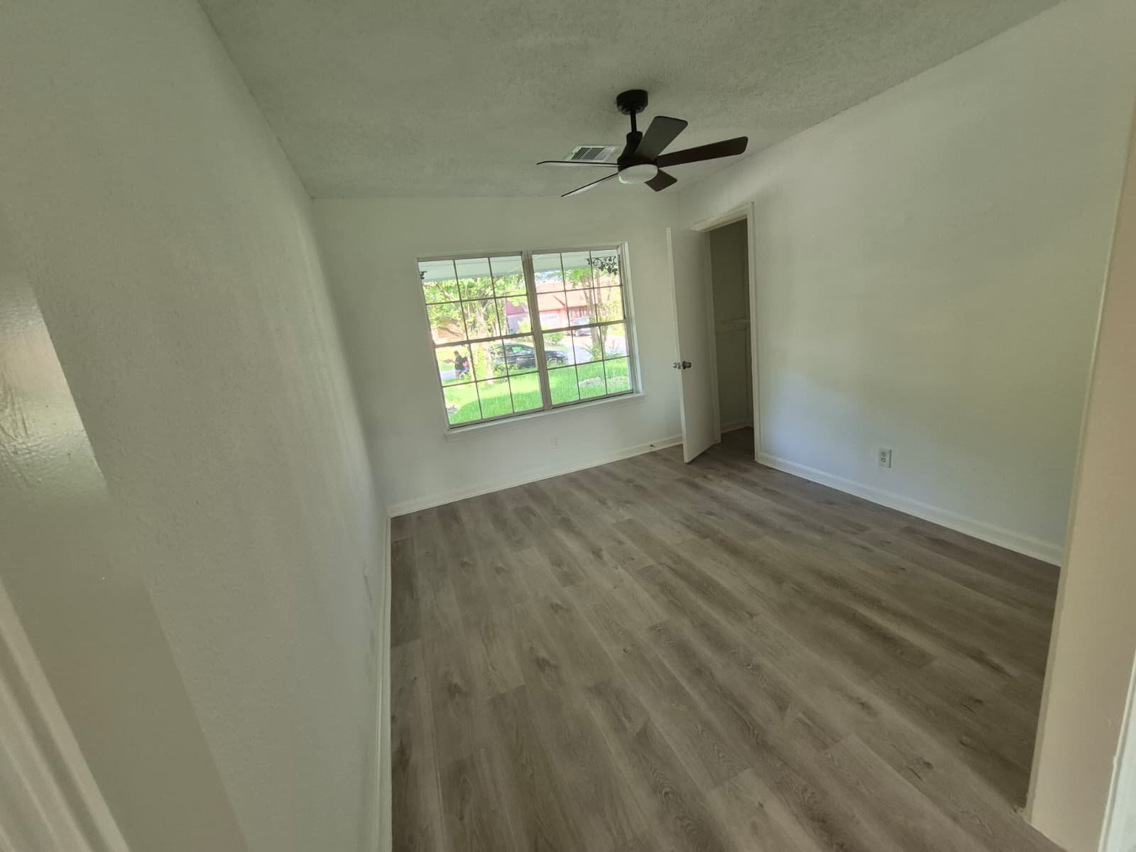 Building Photo - 10221 Bretton Dr
