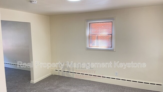 Building Photo - 305 Greenlee Rd