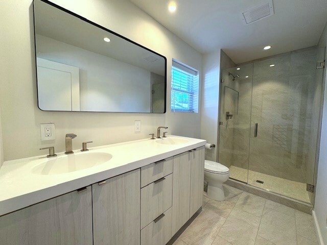 Building Photo - 784 Farmington Ave