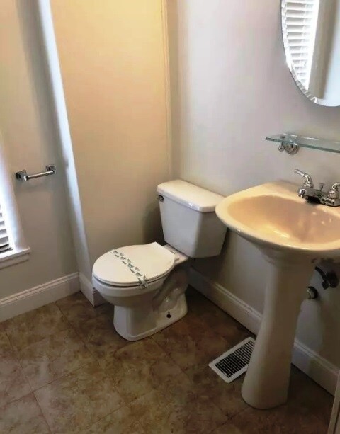 Building Photo - 307 N Clinton St