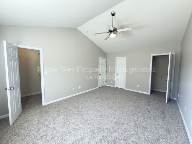 Building Photo - 2916 Hayward Ct