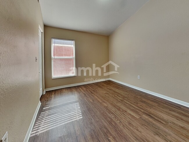 Building Photo - 5817 Mohr Loop