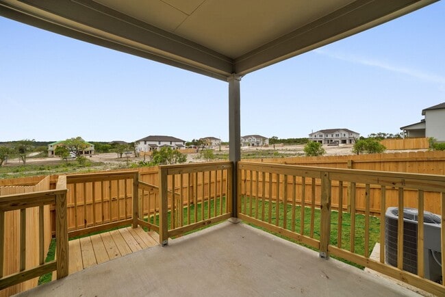 Building Photo - Welcome to Hunter Ranch!