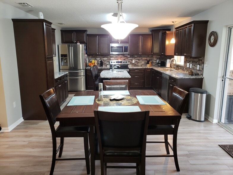 Kitchen - 76550 Longleaf Loop