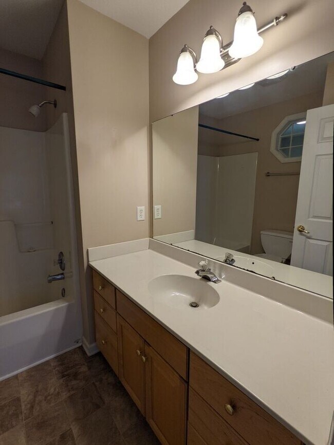 Building Photo - Woodfin Rental!