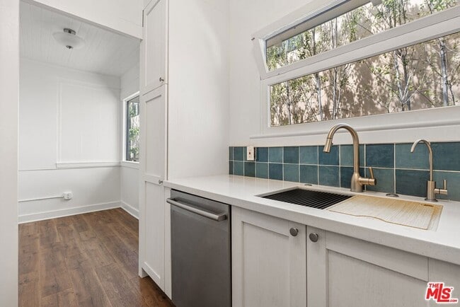 Building Photo - 2650 2nd St