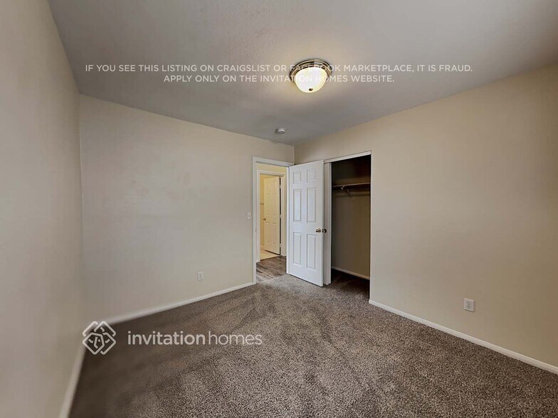 Building Photo - 2043 Babylon Mill St