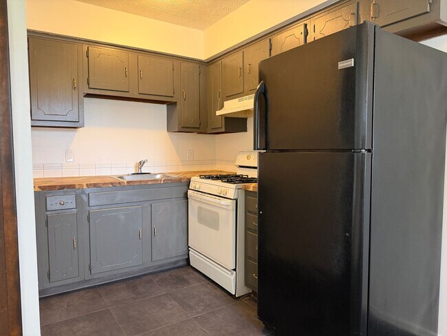 Building Photo - 3015 Bollinger Ave NE