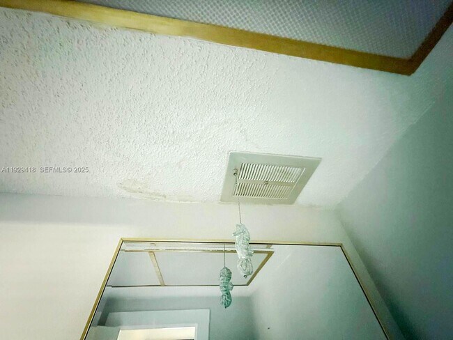 Building Photo - 649 S Tamiami Trl