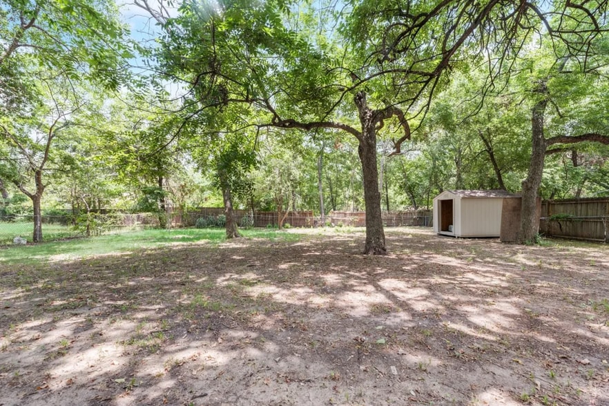 large private backyard complete with a storage shed - 4808 Carolyn Jean Dr