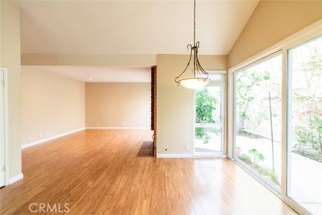 Building Photo - 16 Tanglewood