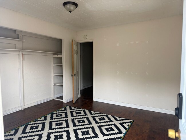 Building Photo - 241 N Ave 49