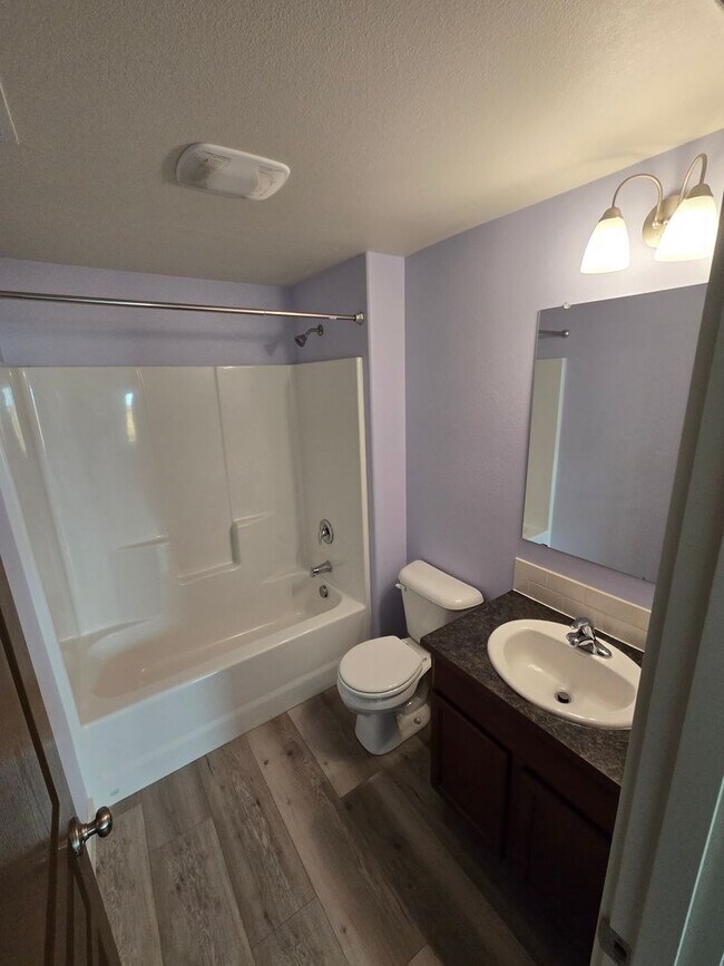 Building Photo - Charming home in NE Redmond