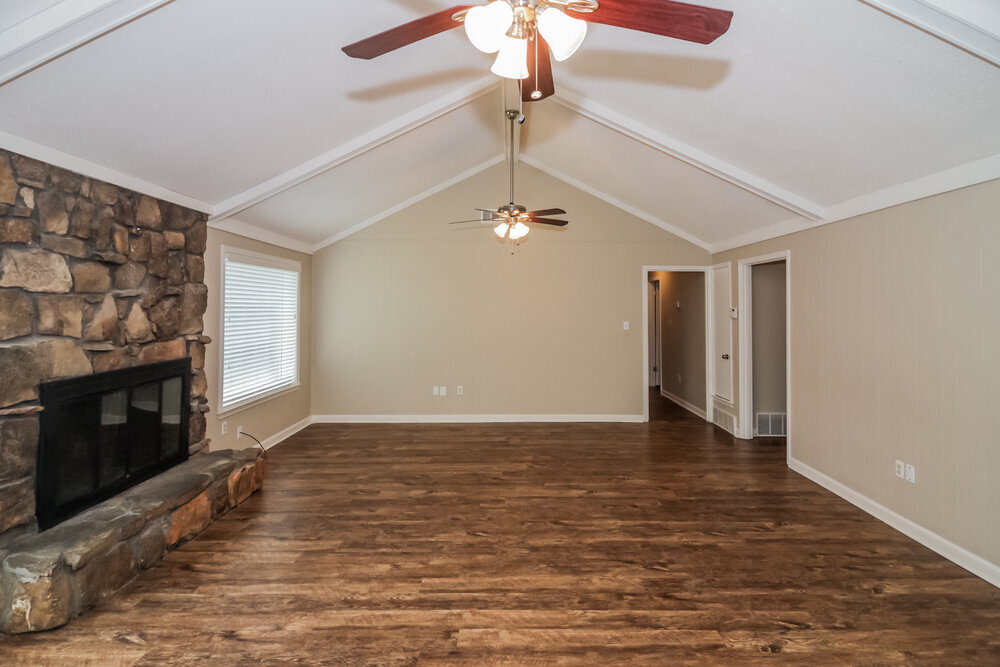 Building Photo - 4102 Royalcrest Dr
