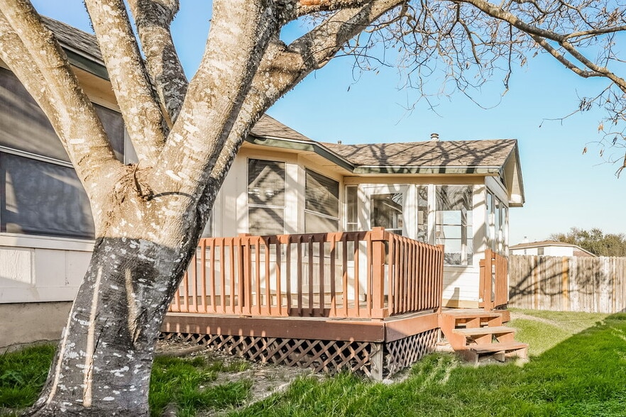 Building Photo - 809 Bushmills Ct