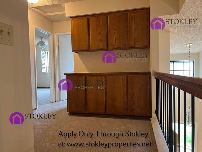 Building Photo - 3840 Rockford Dr