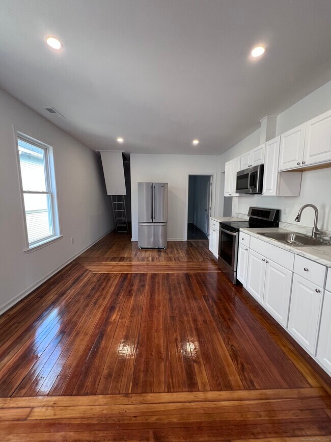 Building Photo - 36 Vermont St