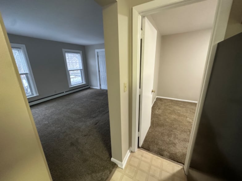 Building Photo - 22 Grove St