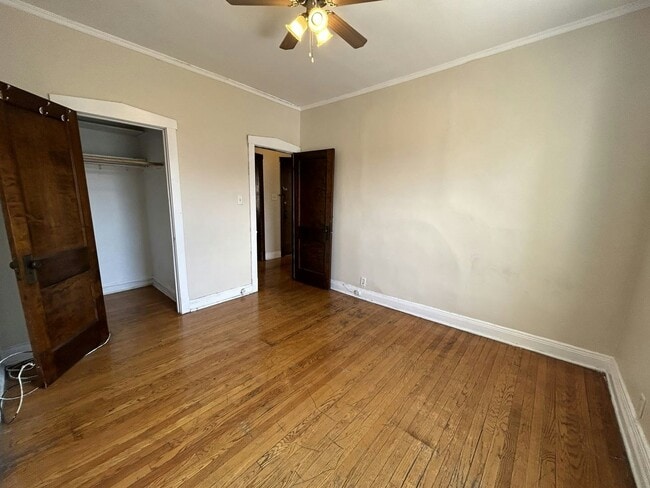 Building Photo - 4408 N Winchester Ave