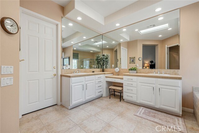 Building Photo - 78652 Alliance Way