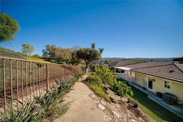 Building Photo - 5500 Vía Dianza