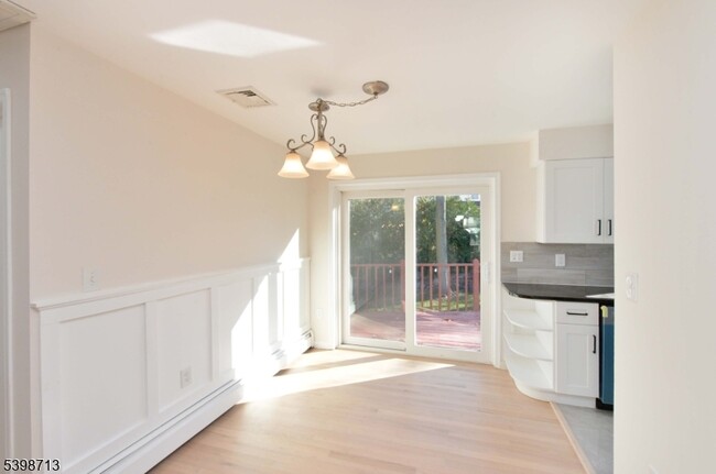 Building Photo - 9 Bergen St