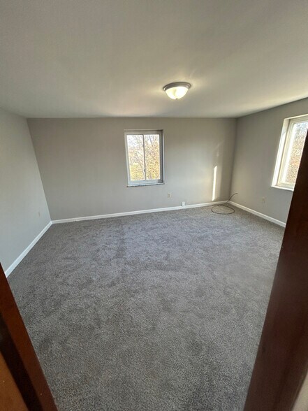 Building Photo - 160 Roberta Ave