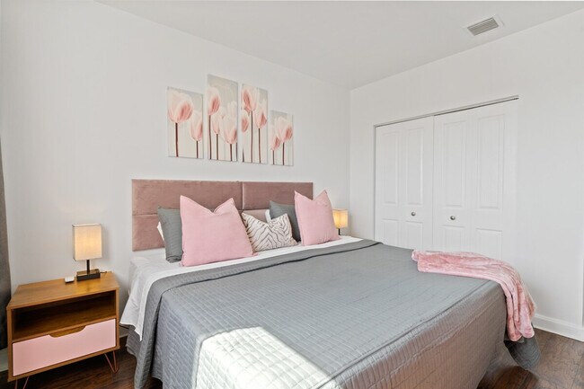 Building Photo - 2280 SW 32nd Ave