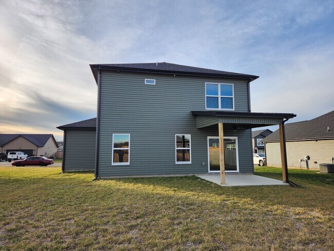 Building Photo - Welcome to Clarksville!