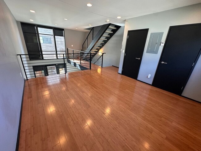 Building Photo - Modern Townhome in Georgetown!  Available ...