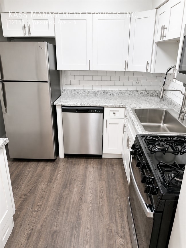 Building Photo - 12151 S Western Ave