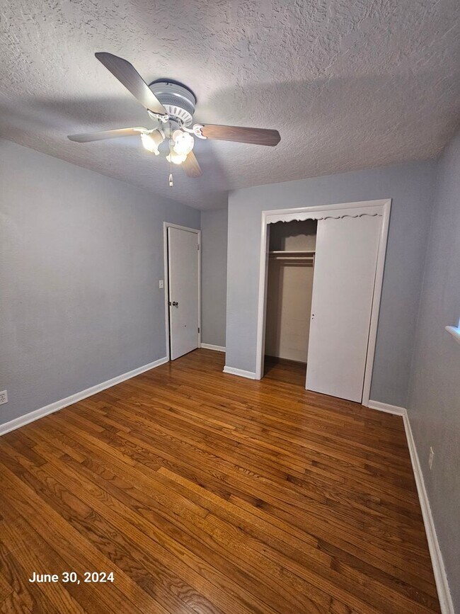 Building Photo - PRELEASING for Mid-July 2026! (3) Bed/(1.5) Pet Negotiable!