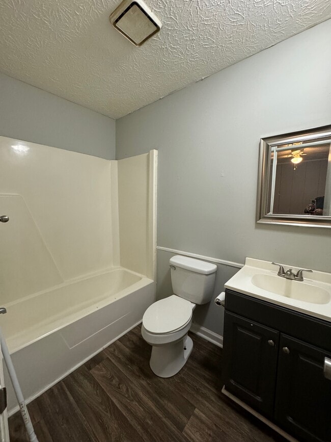 Building Photo - 111 Sinclair Marina Rd NE