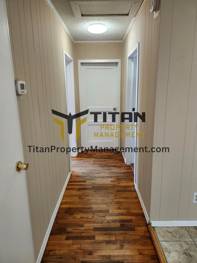 Building Photo - 3 bed house
