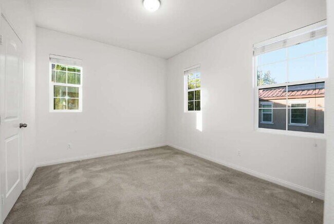 Building Photo - 1482 Franceschi Dr