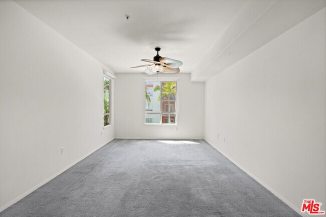 Building Photo - 100 S Alameda St