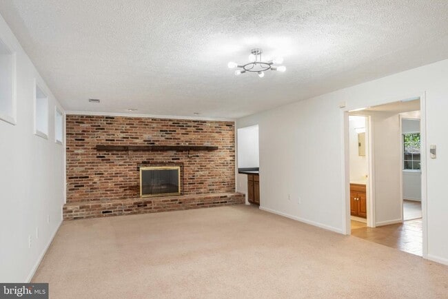 Building Photo - 1250 Pine Hill Rd